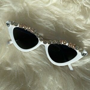 BRIDE TO BE - Bachelorette Cateye Sunglasses